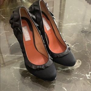 Barely worn heels near perfect condition